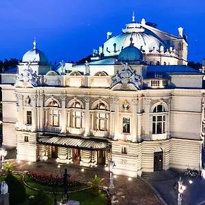 4* Hotel H12****