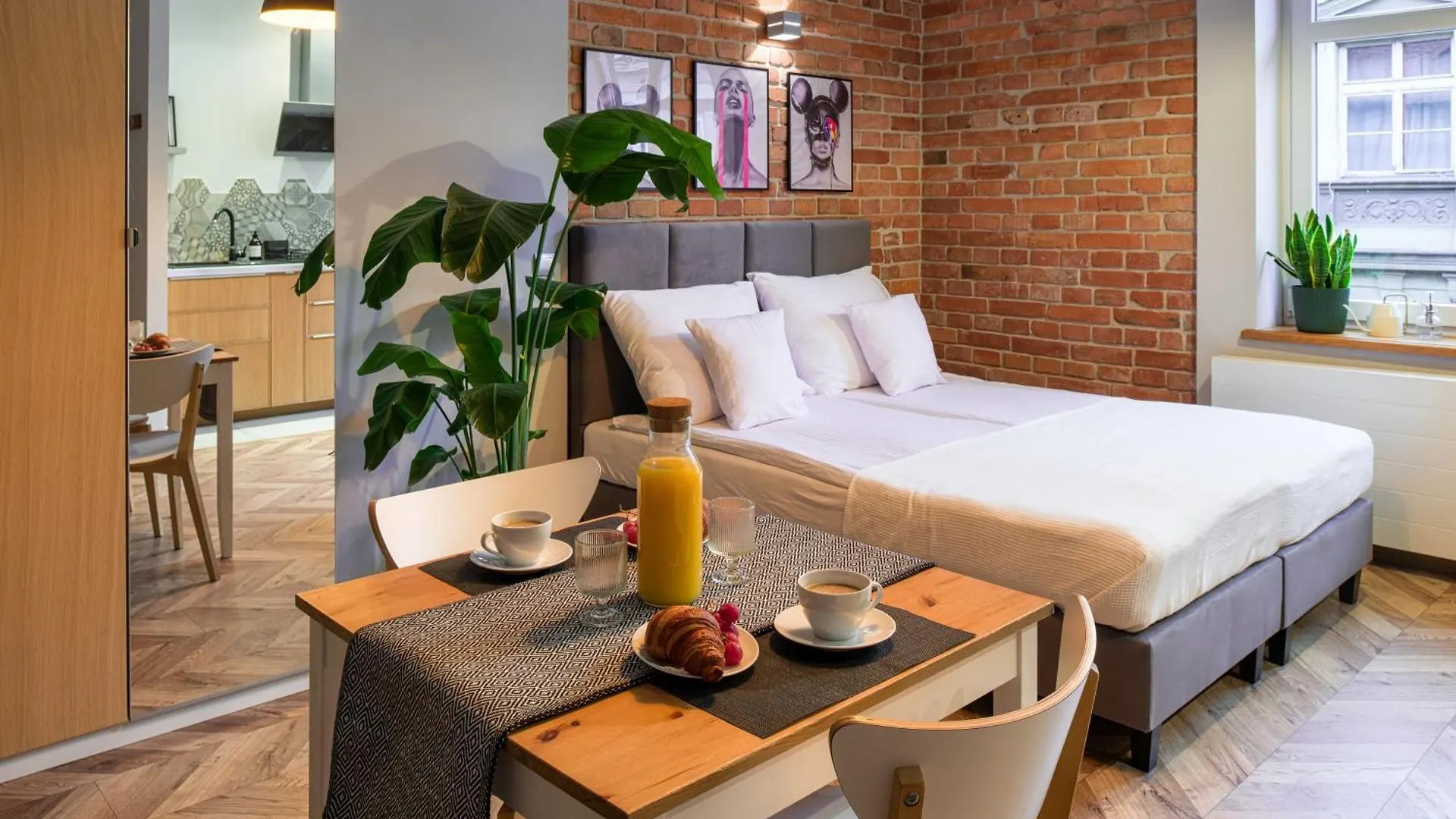 Discover Krakow Apartments - Lubicz St - Loft - Next To Main Station, Ac 0*,  Polónia