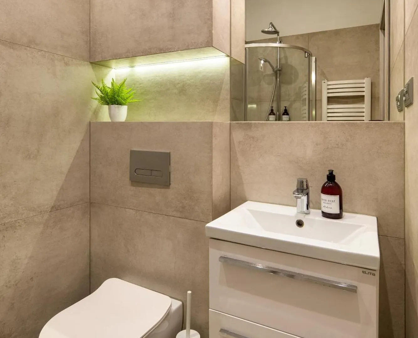 Discover Krakow Apartments - Lubicz St - Loft - Next To Main Station, Ac 0*,  Polónia